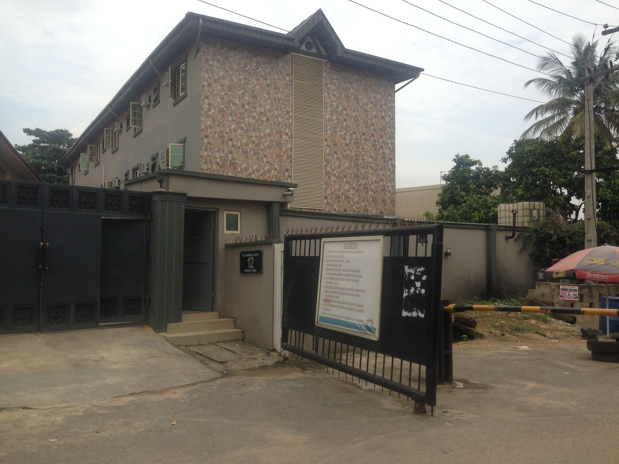 De Lawrence Court & Suites Ikeja Exterior photo